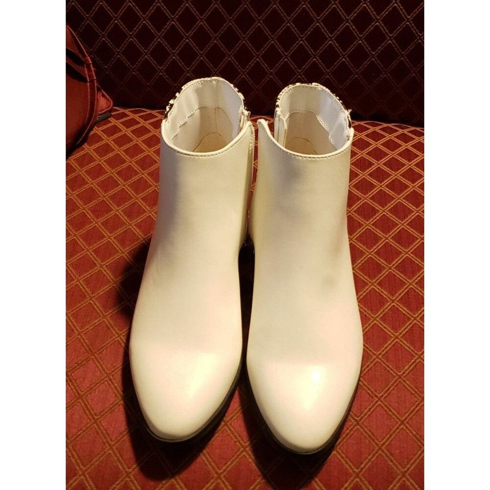 NNIB LEXI AND ABBIE CARLY White ankle booties w faux snakeskin heel block Sz 8